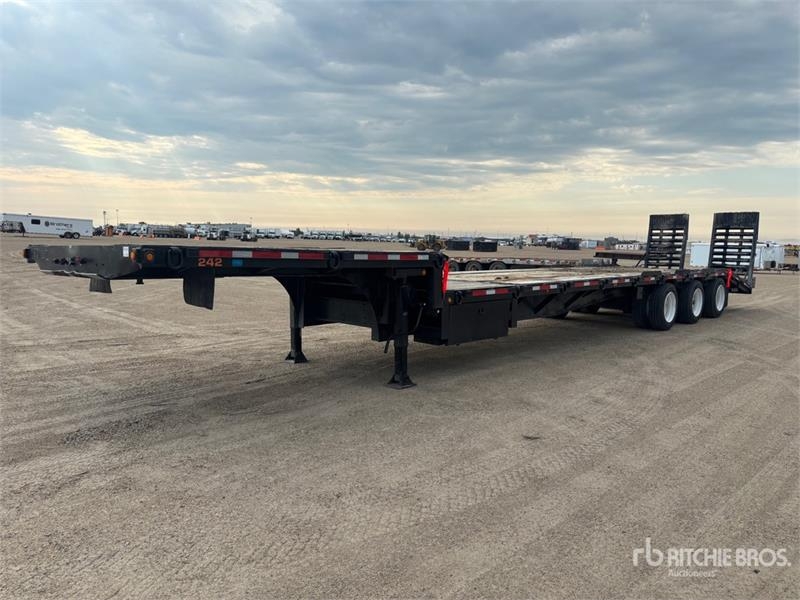 Manac 53 ft Tri/A Step Deck Trailer