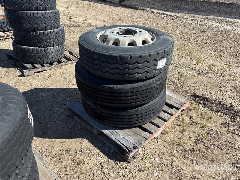 Michelin of (3) Michelin 275/70R22.5 Tires