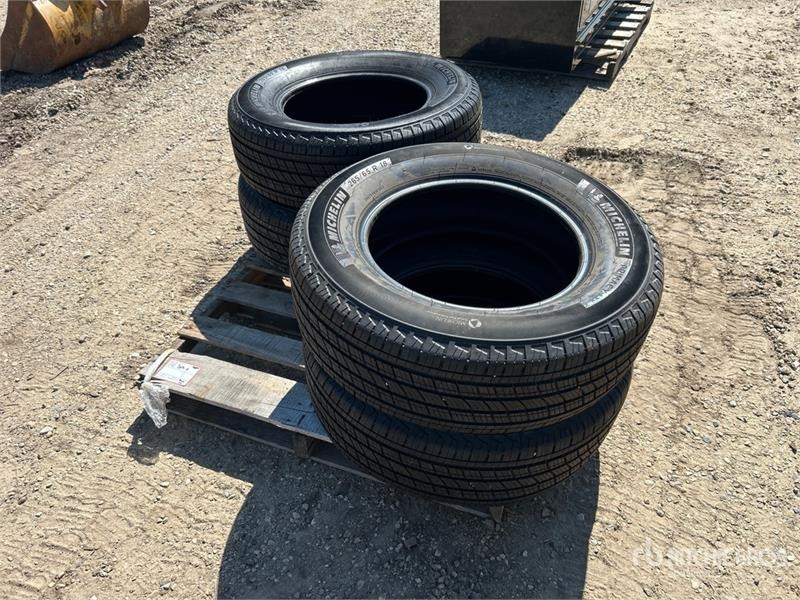 Michelin of (4) Michelin 265/65R18 Tires