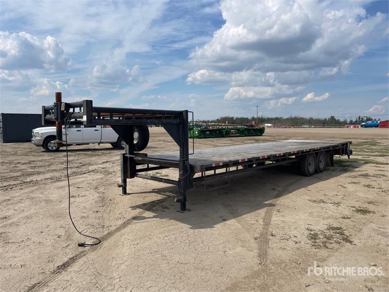 Monarch 34 ft T/A Gooseneck Equipment Trailer