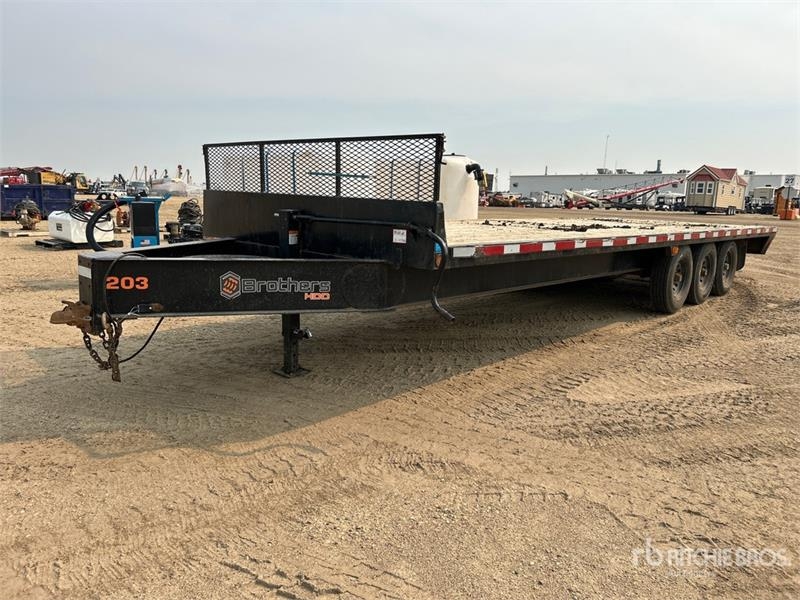 Oasis 26 ft Tri/A Flatbed Trailer