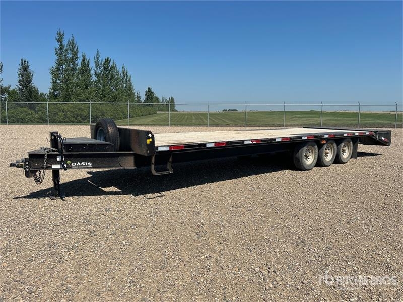 Oasis 30 ft Tri/A Equipment Trailer