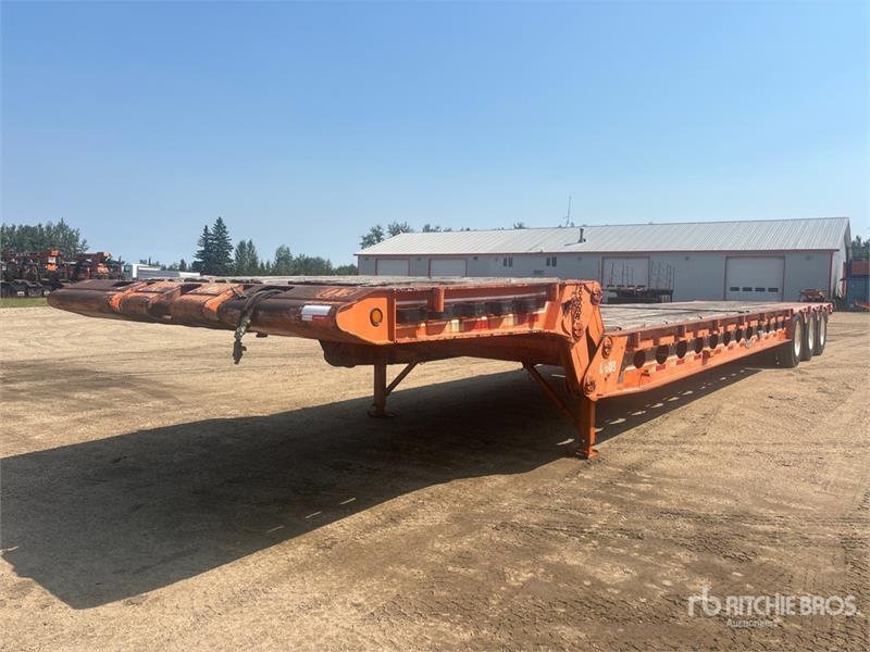 Peerless 52 ft Tri/A Folding Neck Trailer