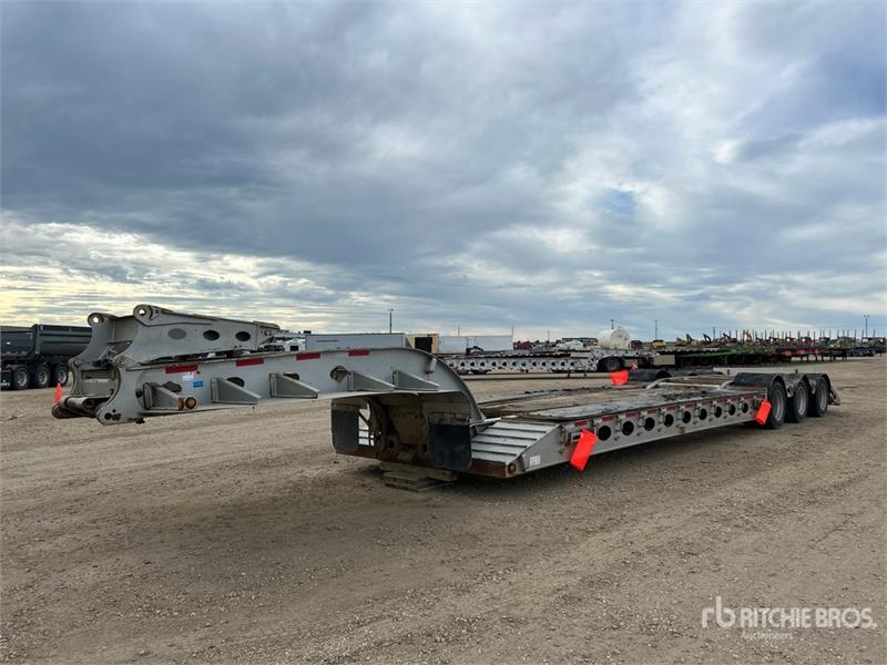Remorque surbaissée Peerless LB50 Tri/A Removable Gooseneck Lowboy — occasion 2006