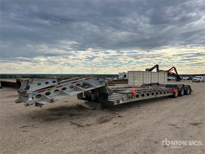 Remorque surbaissée Peerless LB60 Tri/A Removable Gooseneck Lowboy — occasion 2006