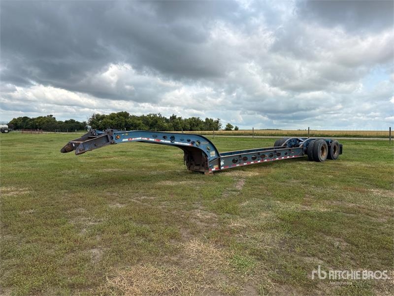 Peerless T/A Removable Gooseneck Lowboy Trailer
