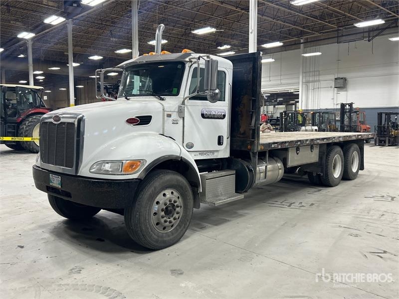 Camion plateau Peterbilt 348 — occasion 2015