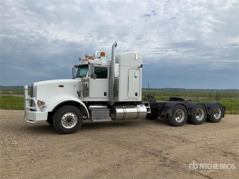 Peterbilt 8x6 Heavy Haul Tri/A Sleeper Truck Tractor