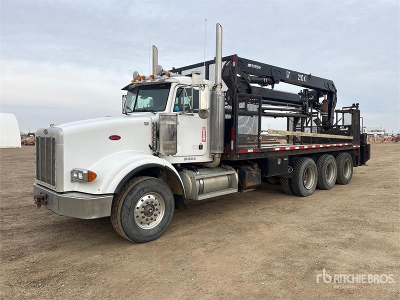 Camion plateau grue Peterbilt Hiab 210K-3 Knuckle on Peterbilt 378 8x6 Boo — occasion 2004