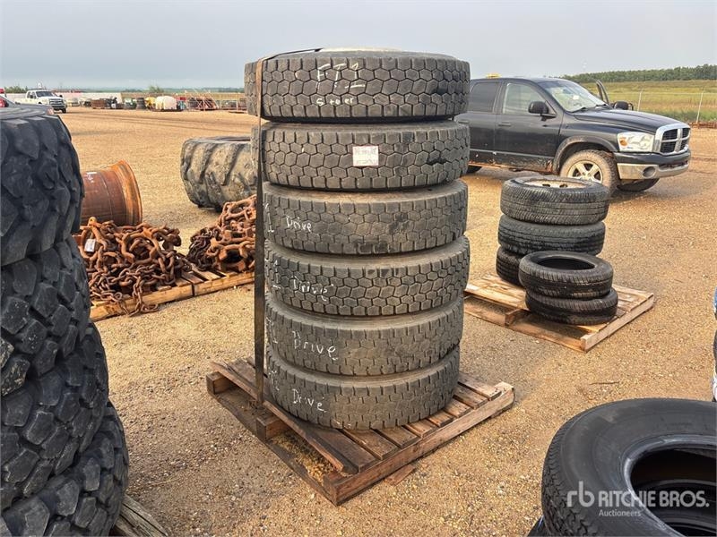 Quantity of 11R22.5 Tires