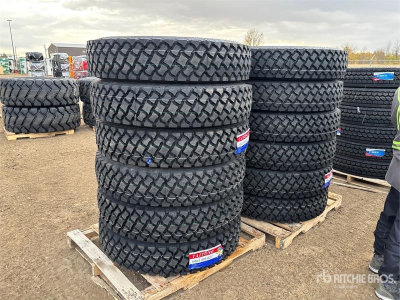 Pneu, roue et jante Quantity of (12) 11R24.5 Tires (Unused) — occasion