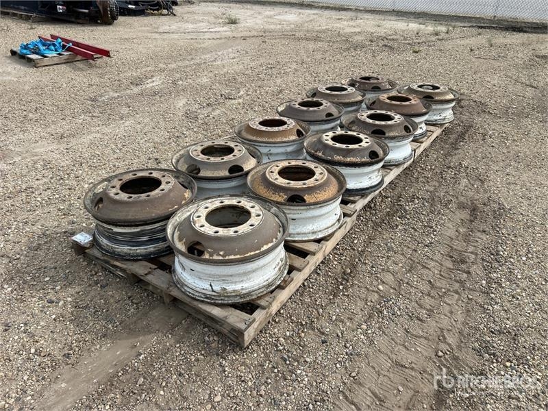 Quantity of (12) 22.5 in Wheels