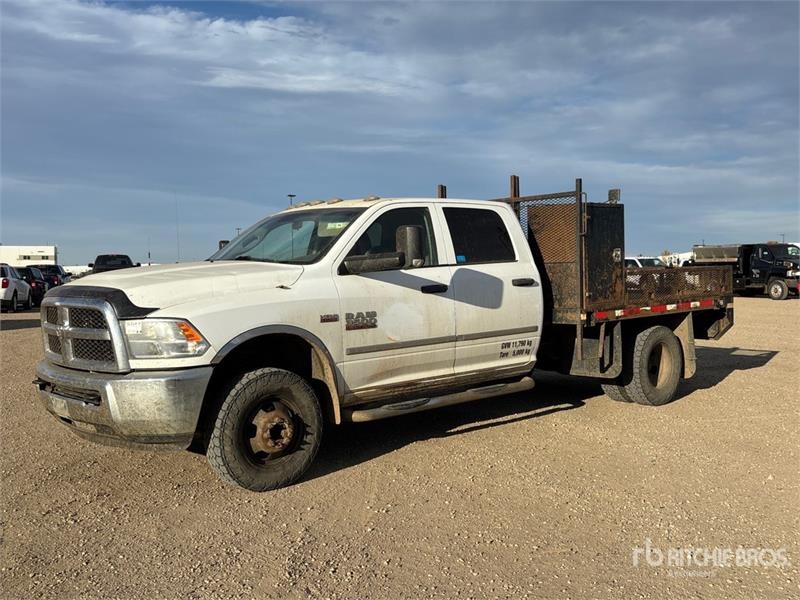 Camion plateau RAM 3500 4x4 Crew Cab Flatbed — occasion 2016