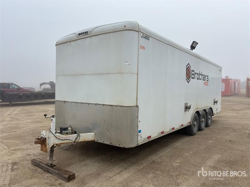 Royal Trailer Trailer 24 ft Tri/A Vermeer Mud Enclosed T