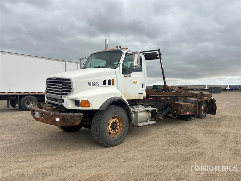 Sterling 6x4 Roll-Off Truck (Inoperable)