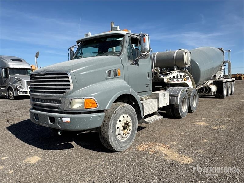 Camion malaxeur Sterling LT9500 — occasion 2006