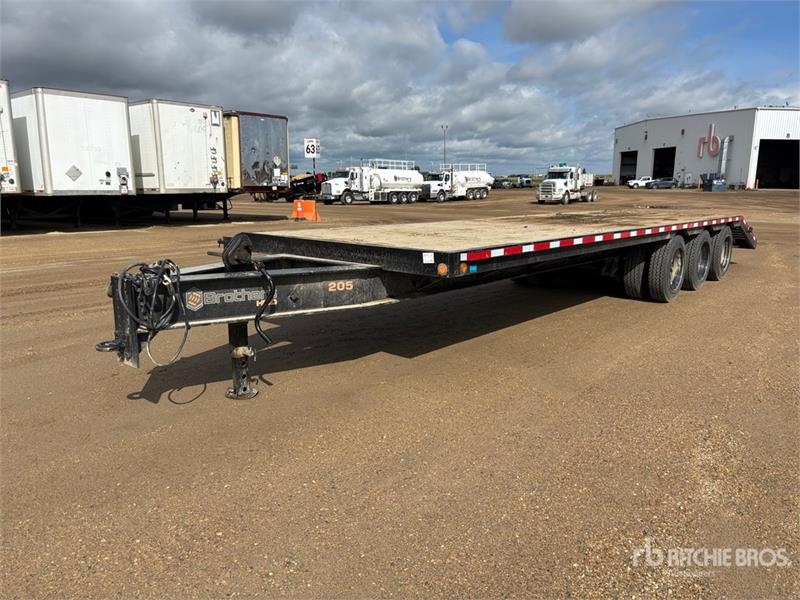 Trailtech 33 ft Tri/A Equipment Trailer