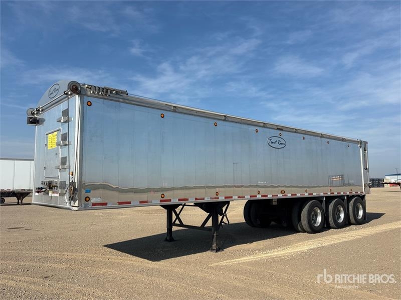 Trout River River 34 ft Tri/A Live Bottom Trailer