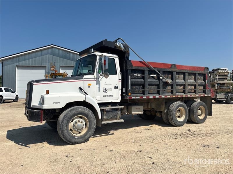 Volvo 6x4 T/A Dump Truck