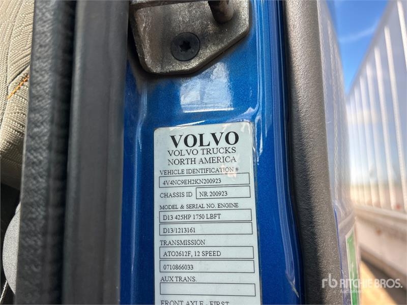 Volvo VNL760