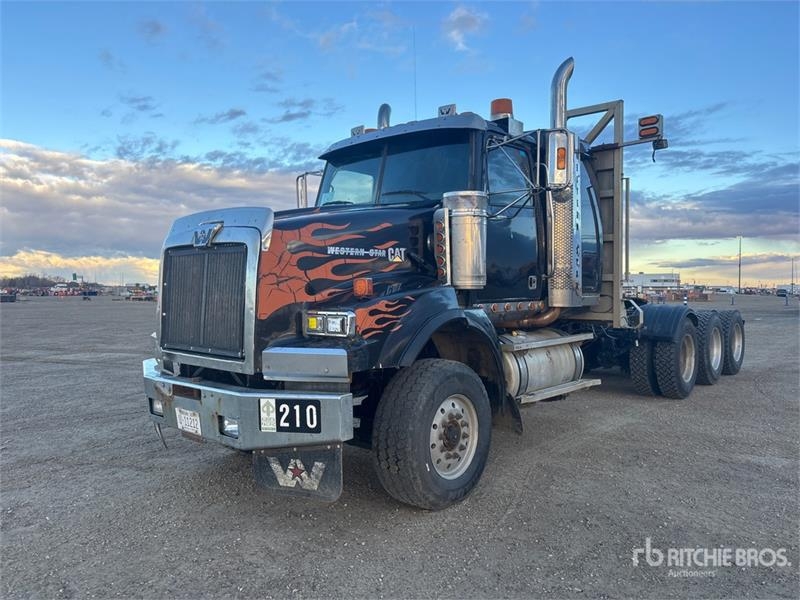 Tracteur routier Western Star 4900 8x6 Tri/A Sleeper — occasion 2005