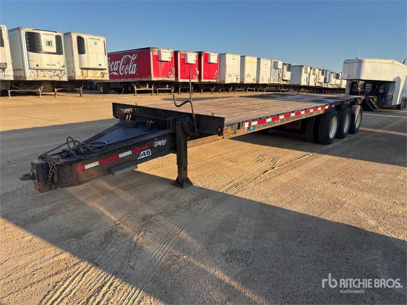 Wrem 32 ft Tri/A Equipment Trailer