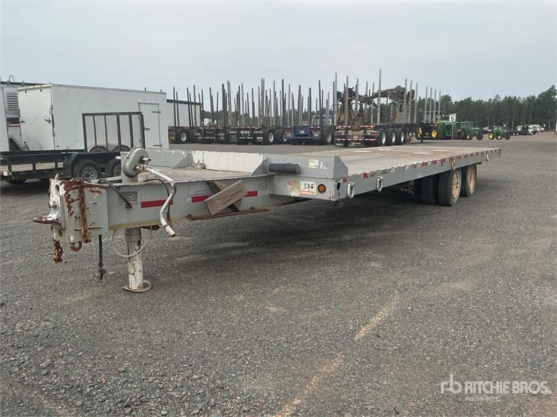 Eager Beaver 18160 lb 27 ft T/A Flatbed Trailer