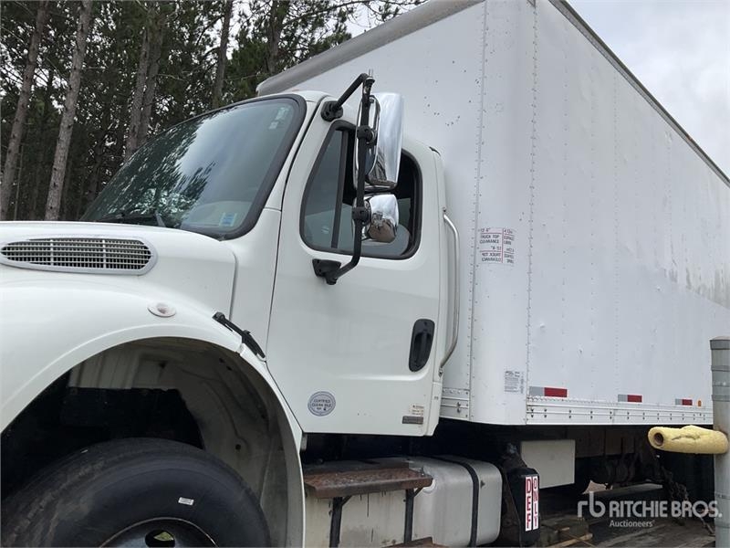 Freightliner M2 106