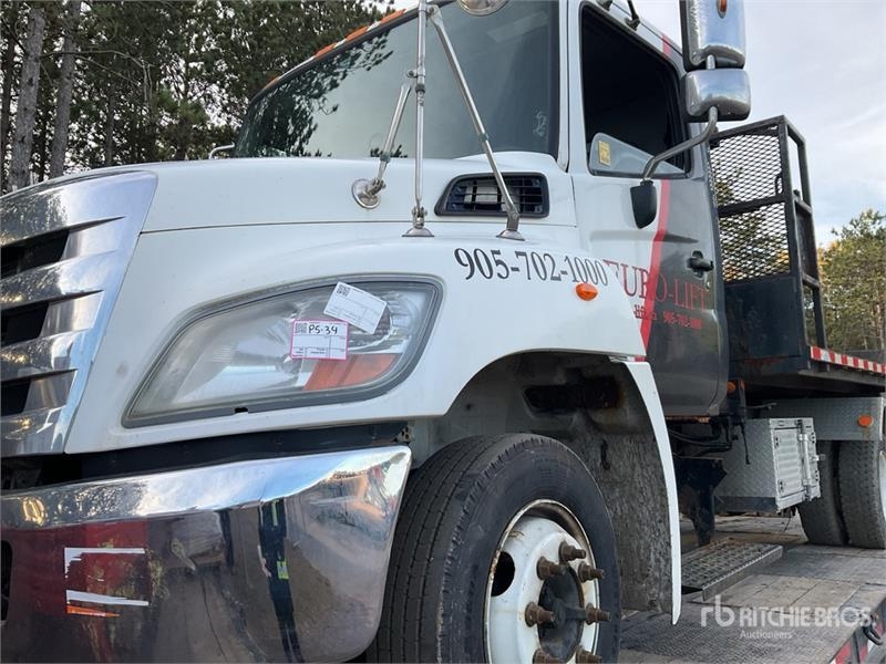 Camion multibenne Hino 268 4x2 Roll-Off — occasion 2013
