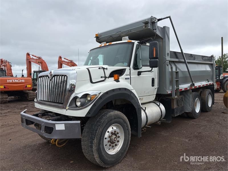 International 7600