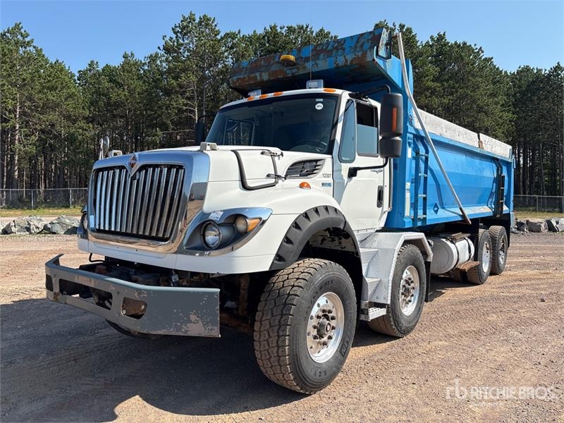 International 7600
