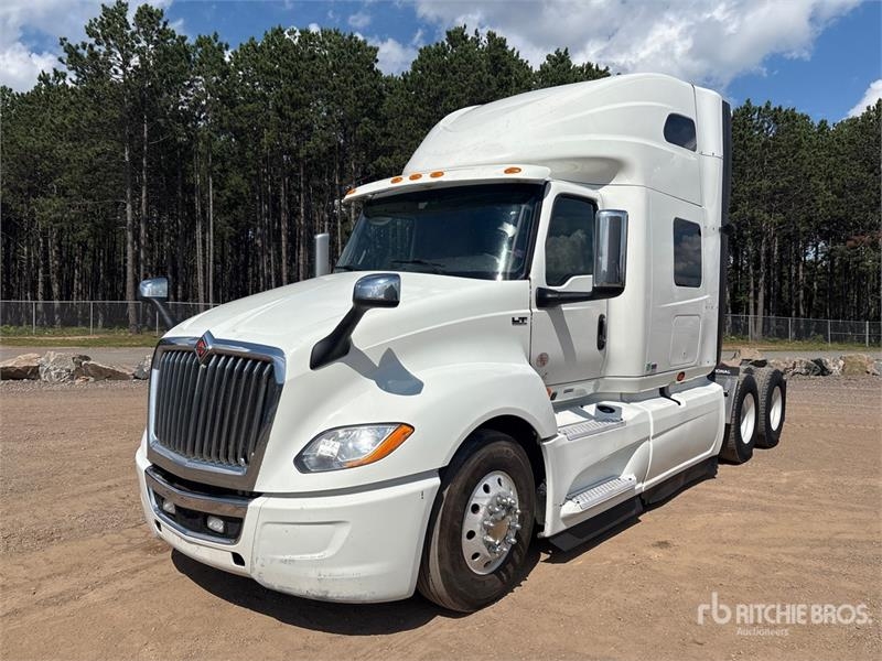 International LT625
