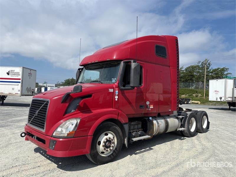 Tracteur routier Volvo VNL — occasion 2014
