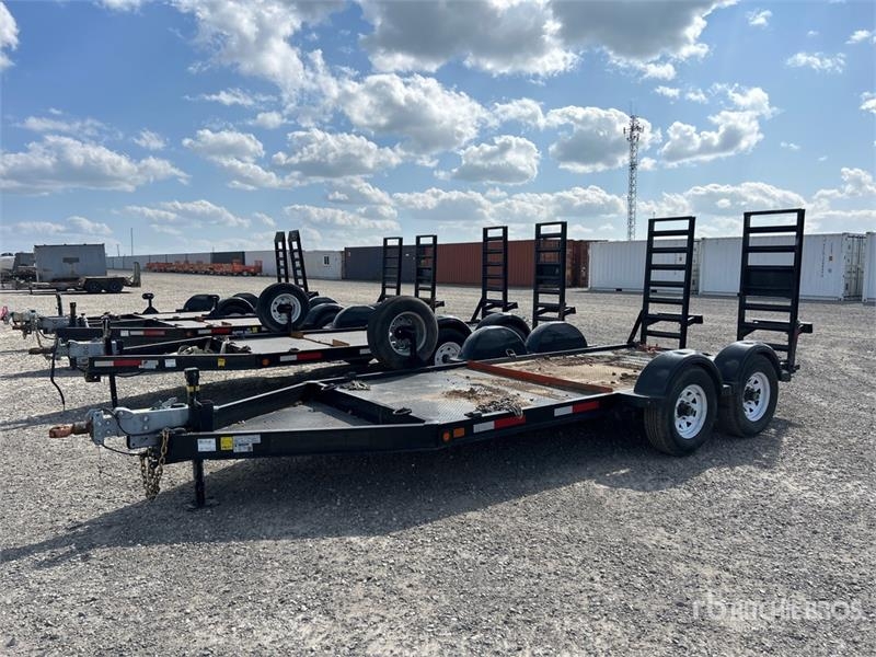 4995 lb 17 ft T/A Equipment Trailer