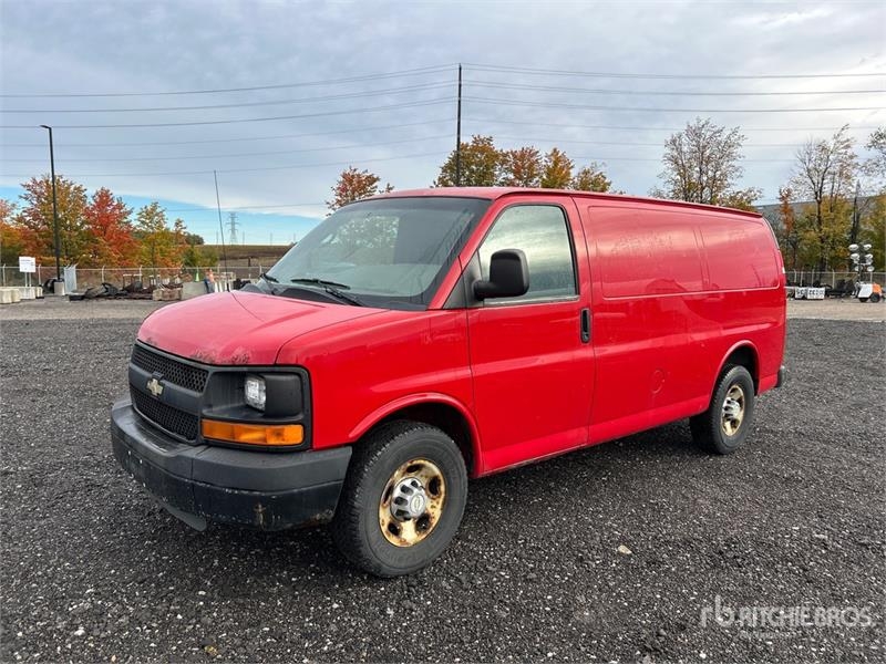 Fourgon utilitaire Chevrolet Express 2500 Cargo Van — occasion 2010