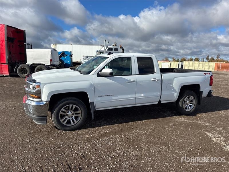 Fourgon utilitaire Chevrolet Silverado 1500 LT 4x4 Extended Cab Pickup — occasion 2019