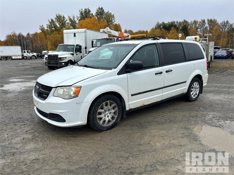 Fourgon utilitaire Dodge Ram Caravan SE Cargo Van — occasion 2014