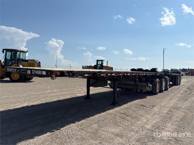 Doepker 28 ft B-Train Lead Flatbed Trailer