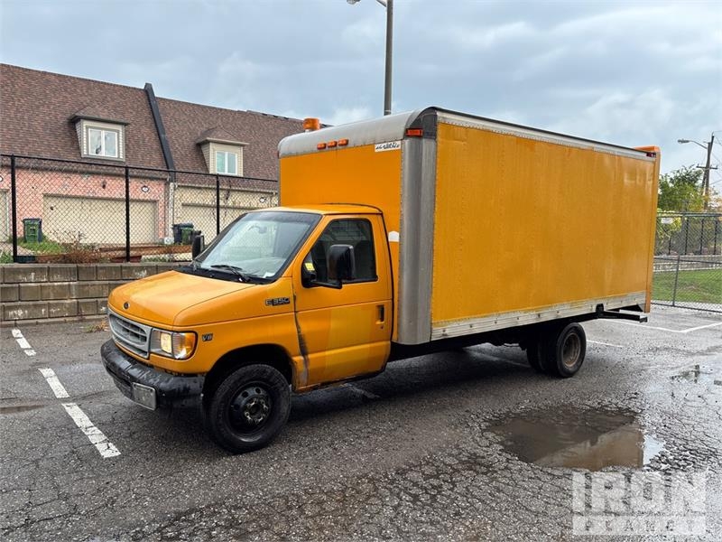 Camion fourgon Ford E-350 4x2 Van — occasion 2002