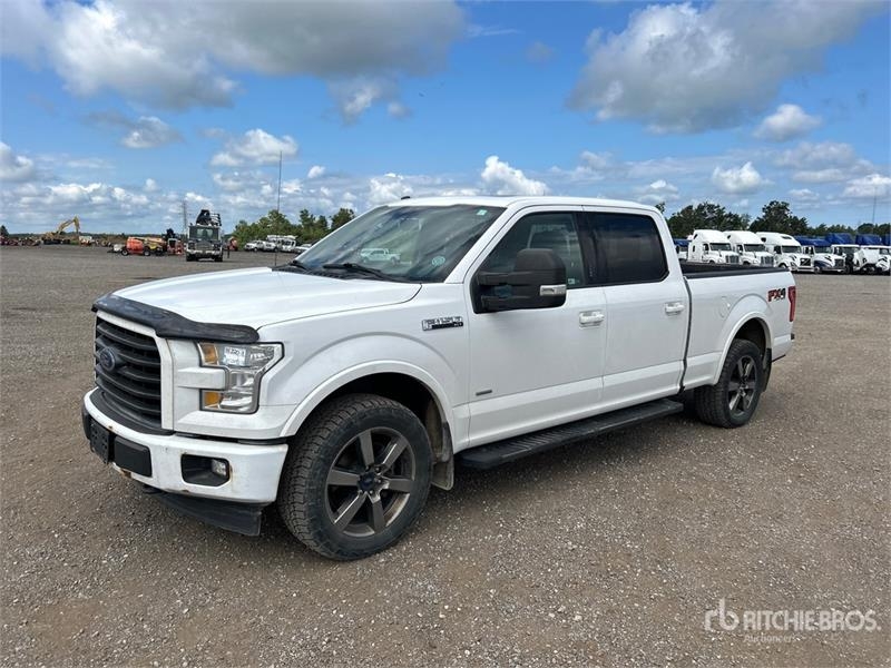 Fourgon utilitaire Ford F-150 XLT 4x4 Crew Cab Pickup — occasion 2017