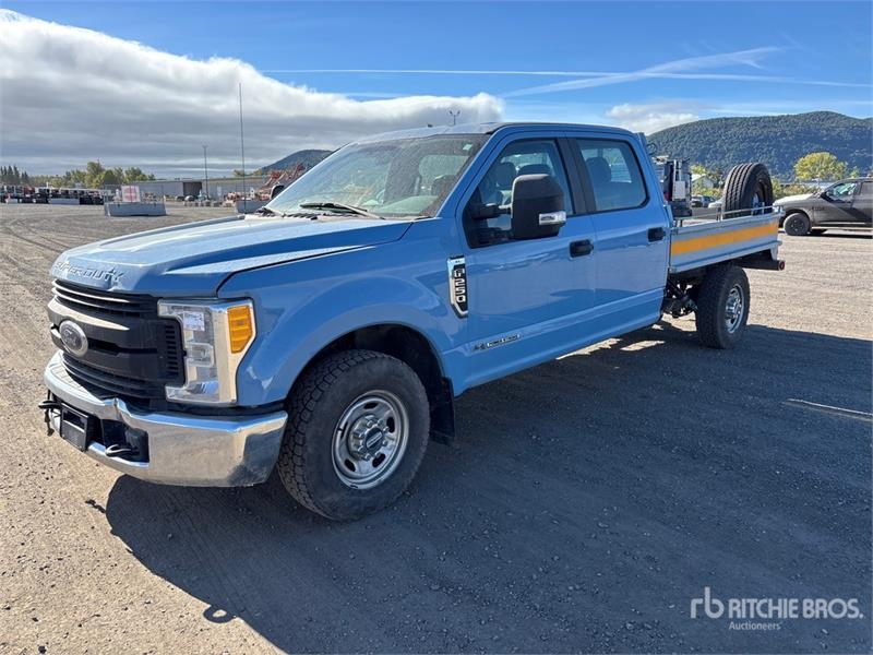 Camion plateau Ford F-250 — occasion 2017