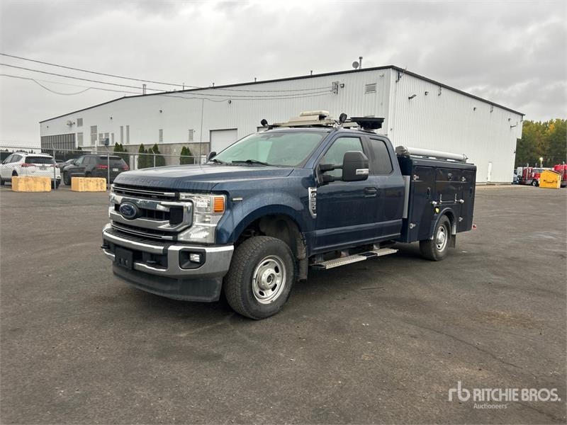 Utilitaire benne Ford F-250 XL 4x4 Extended Cab Utility — occasion 2020
