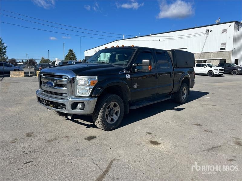 Fourgon utilitaire Ford F-250 XLT 4x4 Crew Cab Pickup — occasion 2014