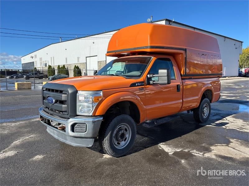 Fourgon utilitaire Ford F-350 XL 4x4 Pickup — occasion 2015
