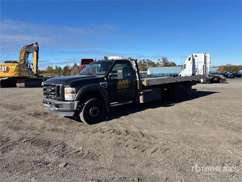 Camion de dépannage Ford F-550 — occasion 2008