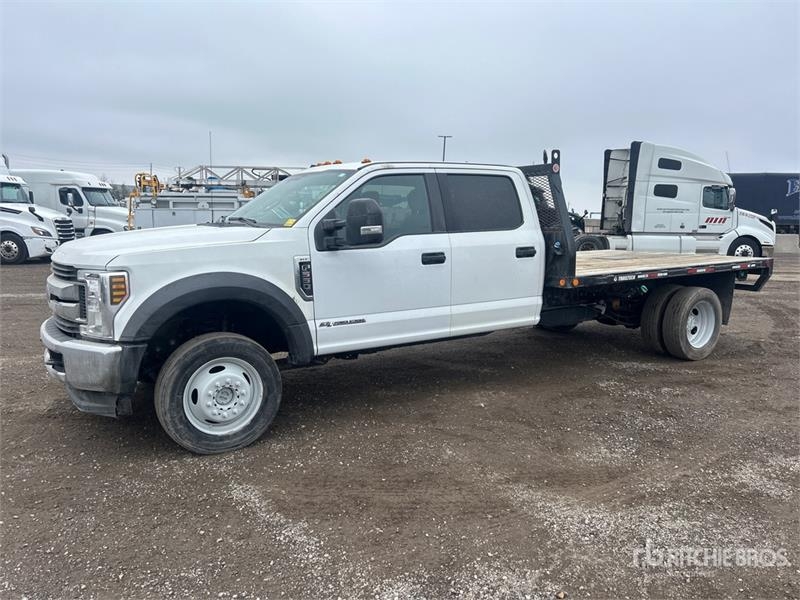 Camion plateau Ford F-550 XLT 4x4 Crew Cab Flatbed — occasion 2019