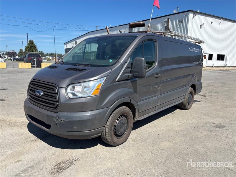 Fourgon utilitaire Ford Transit -150 — occasion 2015