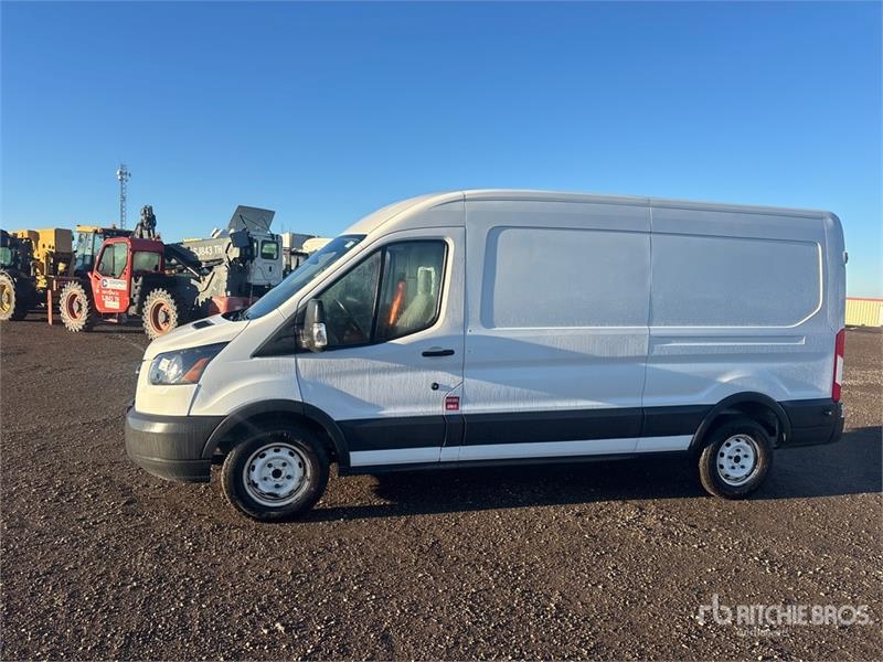 Fourgon utilitaire Ford Transit 250 Cargo Van — occasion 2018