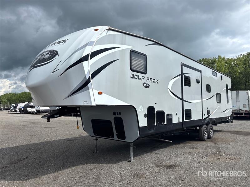 Forest River Cherokee Wolfpack 325