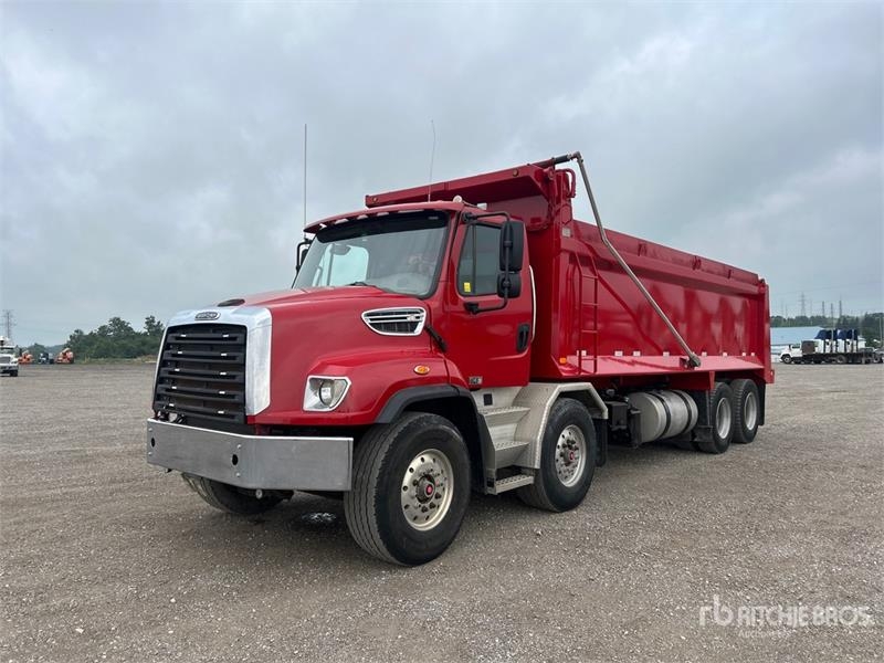Freightliner 114SD